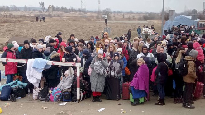От днес местят украинските бежанци от Варна и Бургас към вътрешността на страната