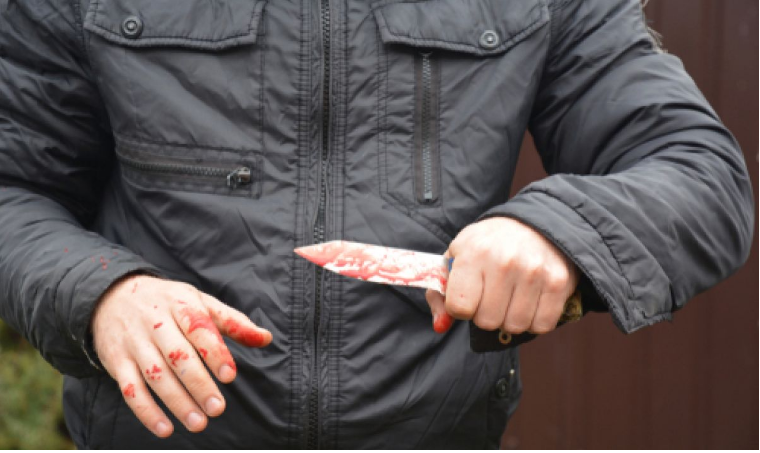 Мъж нападна с нож и рани две жени и мъж в Несебър пред детска градина “Калина Малина”