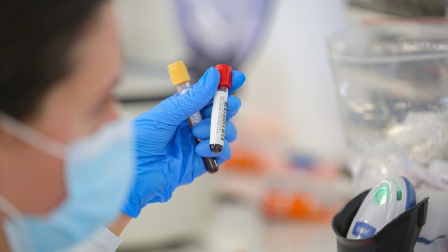 37 милиона заразени на ден: Китай регистрира рекордно огнище на коронавирус
