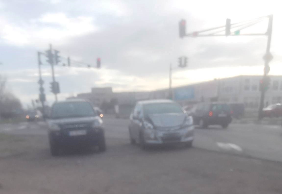 Катастрофа на светофара за Тънково има пострадала жена /СНИМКИ/