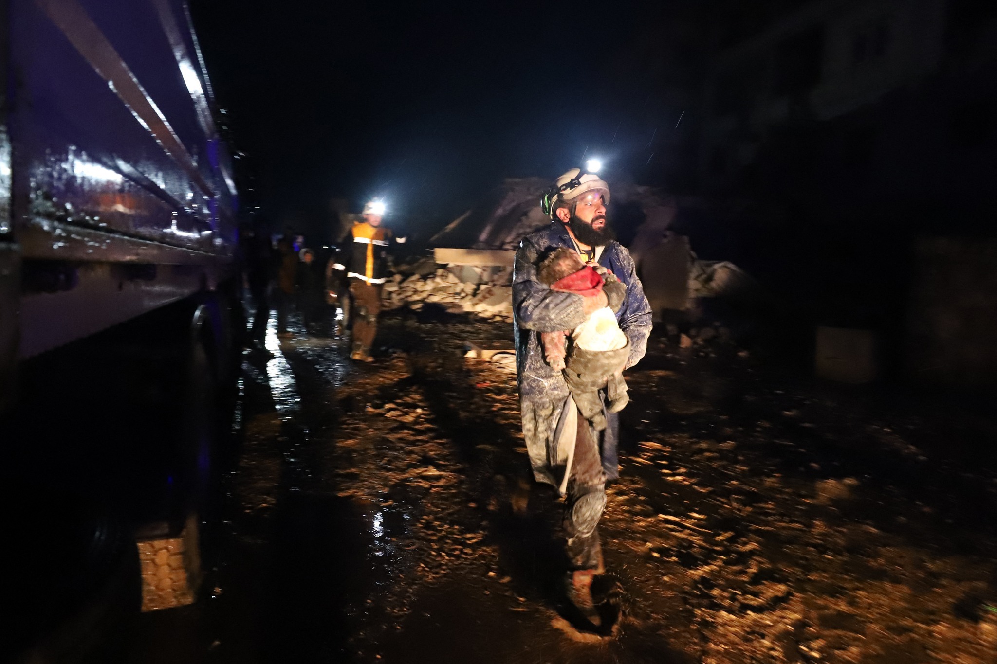 Ужасът в Турция: Оцелелите от земетресенията разказват (видео)