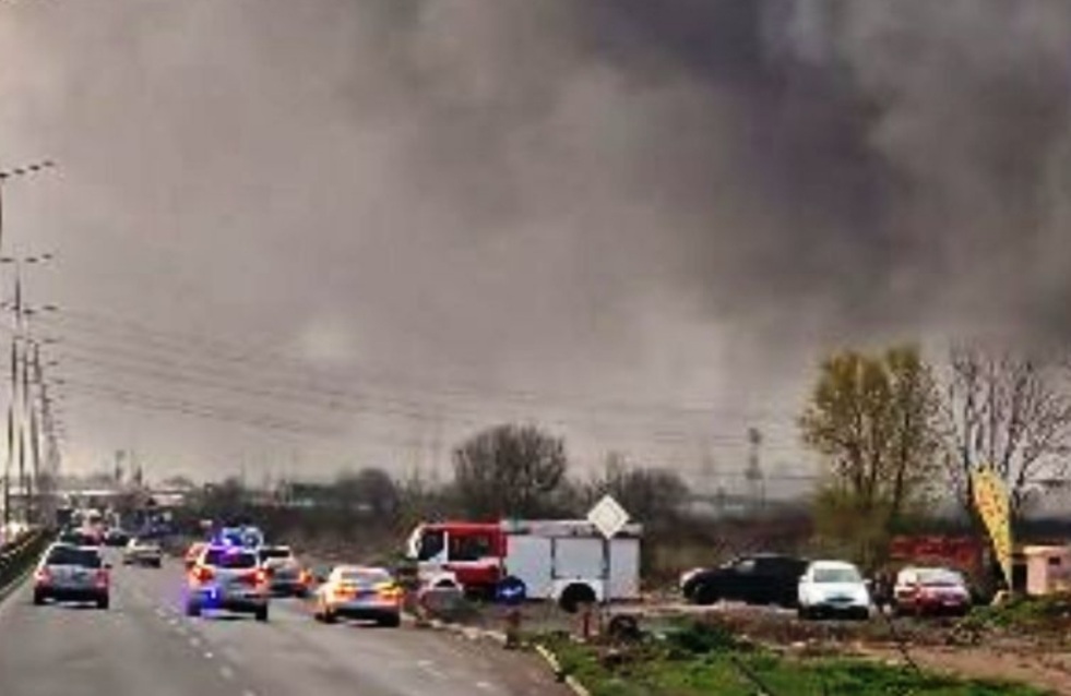 Ремонт на кола с газова горелка предизвикал големия пожар в Бургас, щетите са значителни