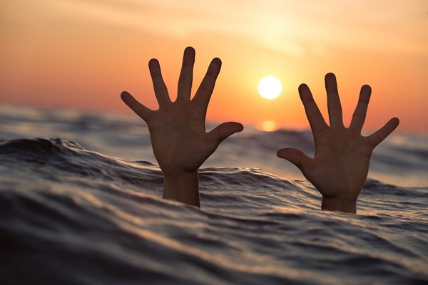 Млад мъж се удави в Слънчев бряг