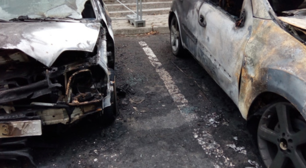 Изгоряха два украински автомобила в Слънчев бряг