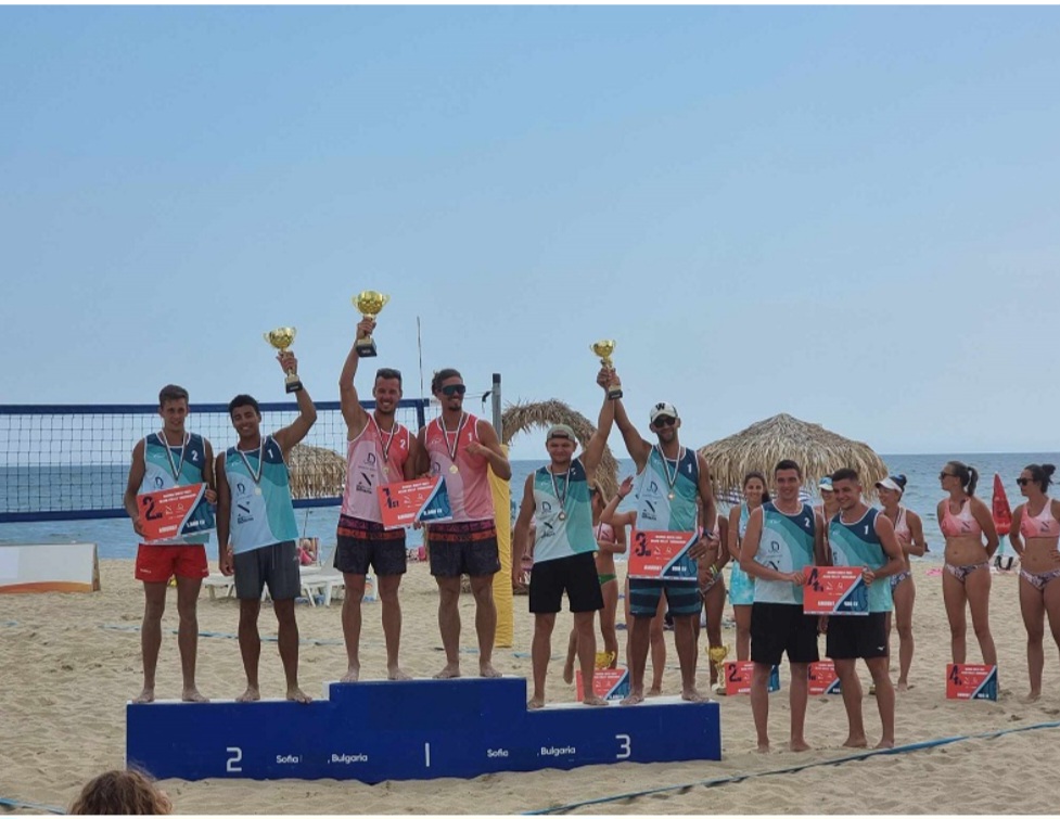Турнирът по плажен волейбол в Свети Влас отличи своите победители