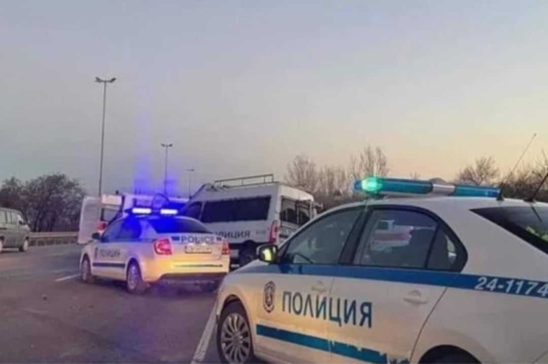 Две жертви и ранени след гонка с мигранти на АМ “Тракия”