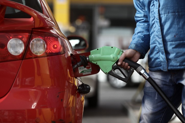 Добра новина за Шофьорите цените на горивата падат