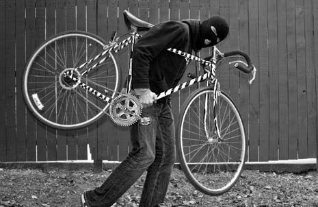 Криминално проявен несебърлия задържаха за кражба на електрически велосипед