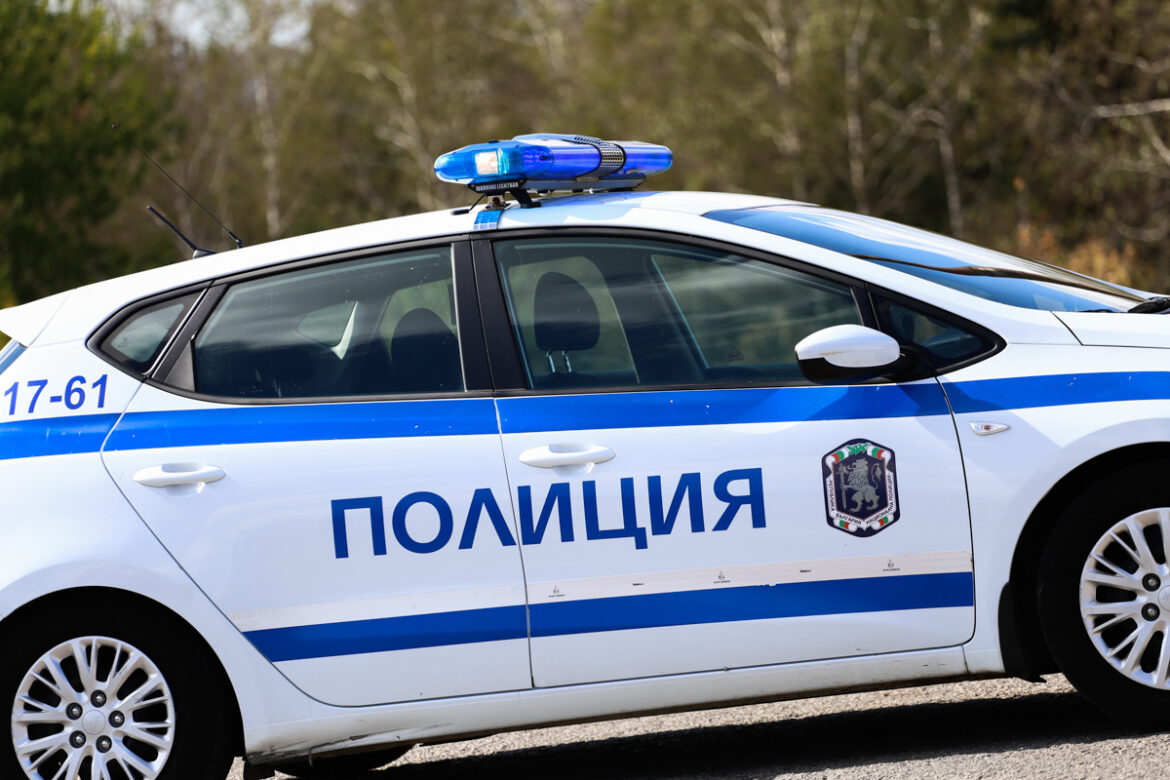 Задържаха полицаи от Варна, взели 100 лв. подкуп от шофьор
